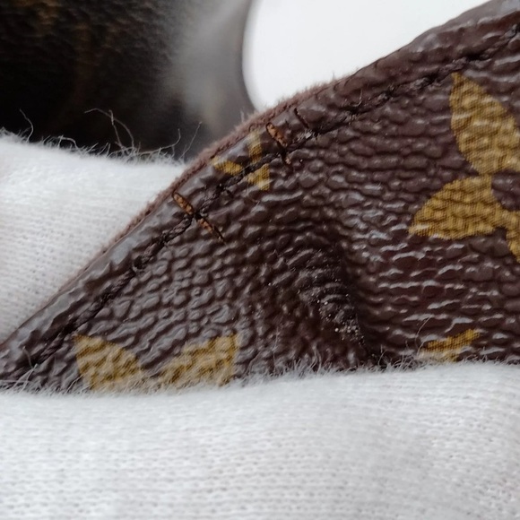 Authentic Louis Vuitton Monogram Pochette Metis Bag - Picture 11 of 15